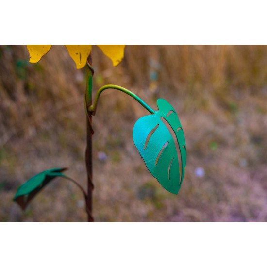 Sunflower Bird Feeder Stake | Rusted Metal Yard Art | Garden Gifts | Metal Garden Art | Garden Bed Decor|